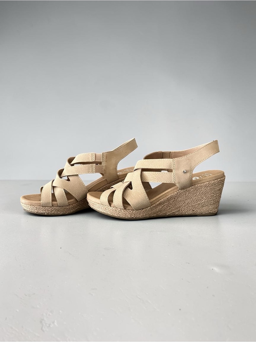 Dr. Scholl’s Everlasting Beige Espadrille Wedge Sandals Size 8